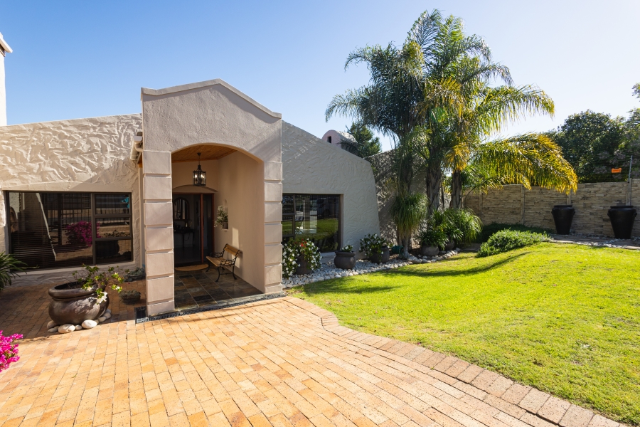 4 Bedroom Property for Sale in Eversdal Western Cape